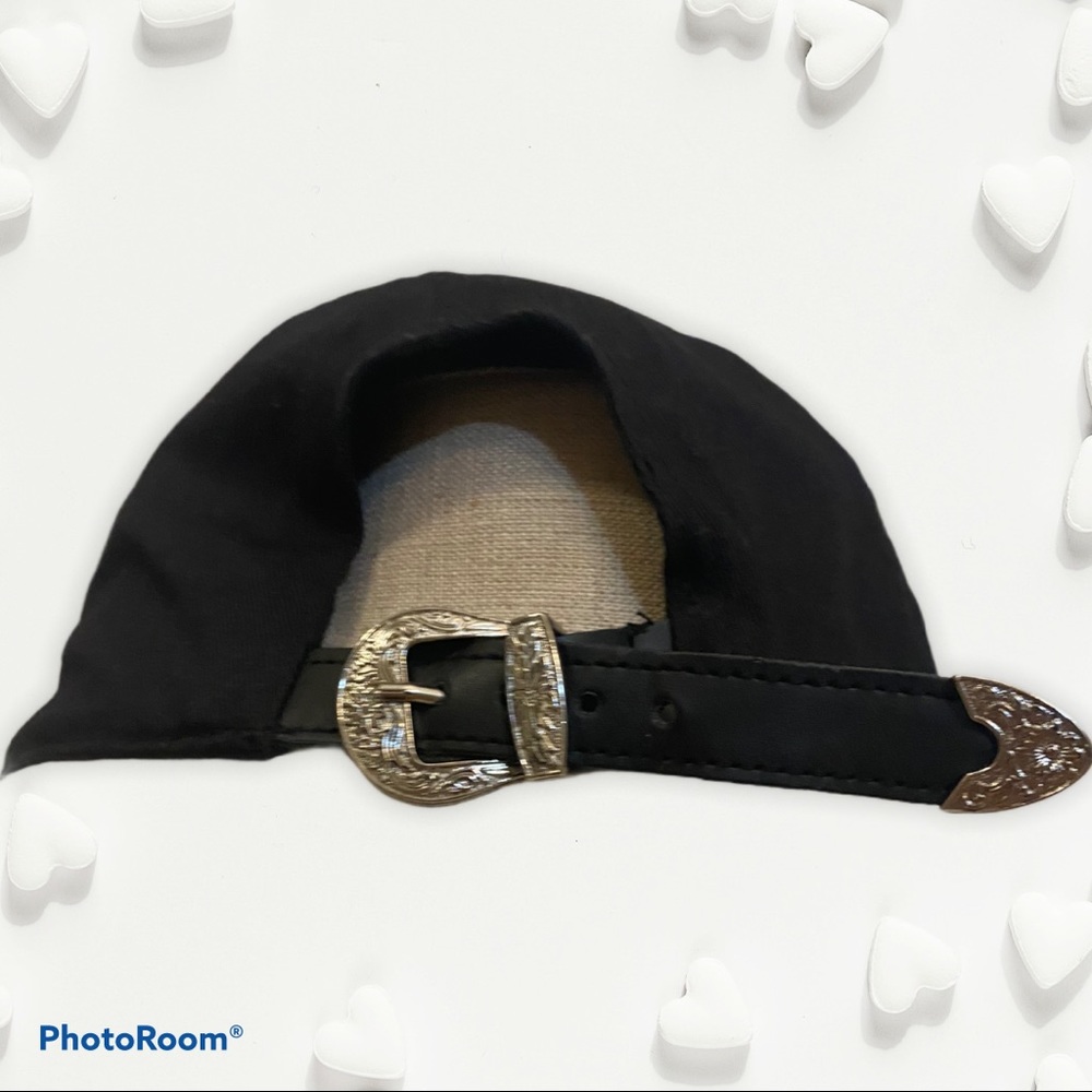 Women’s black belt buckle hat
